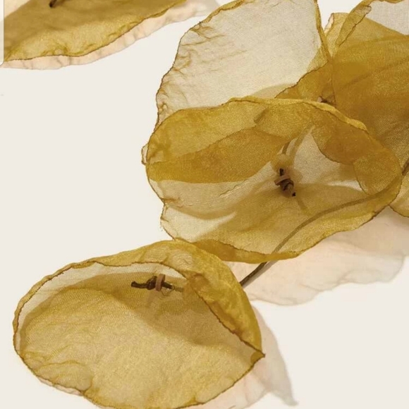 *Layla* Flower Petal Earrings - Picture 6 of 7